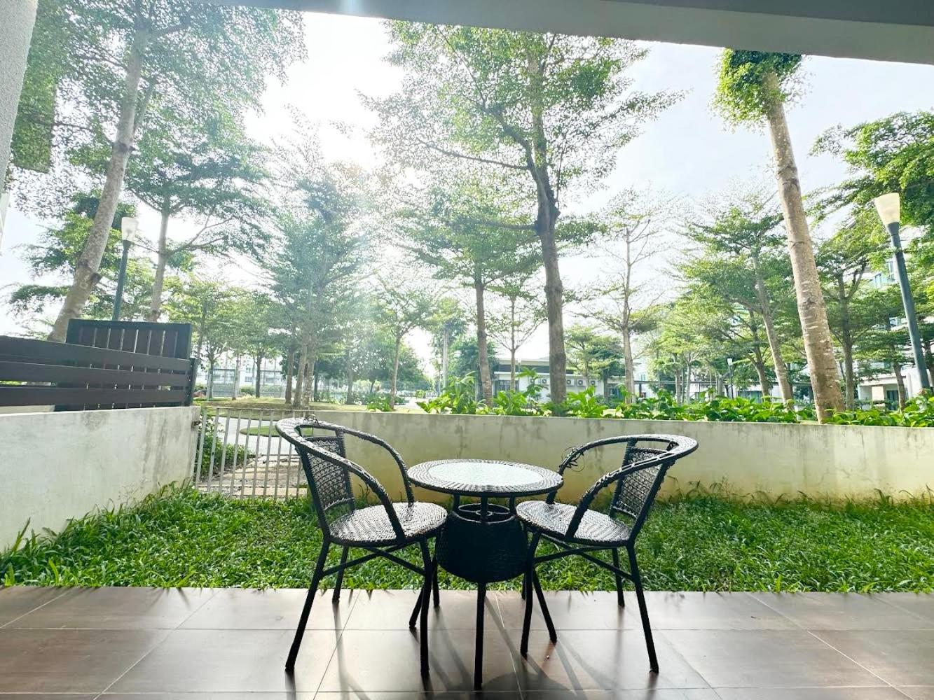 Three-Bedroom Apartment with Balcony