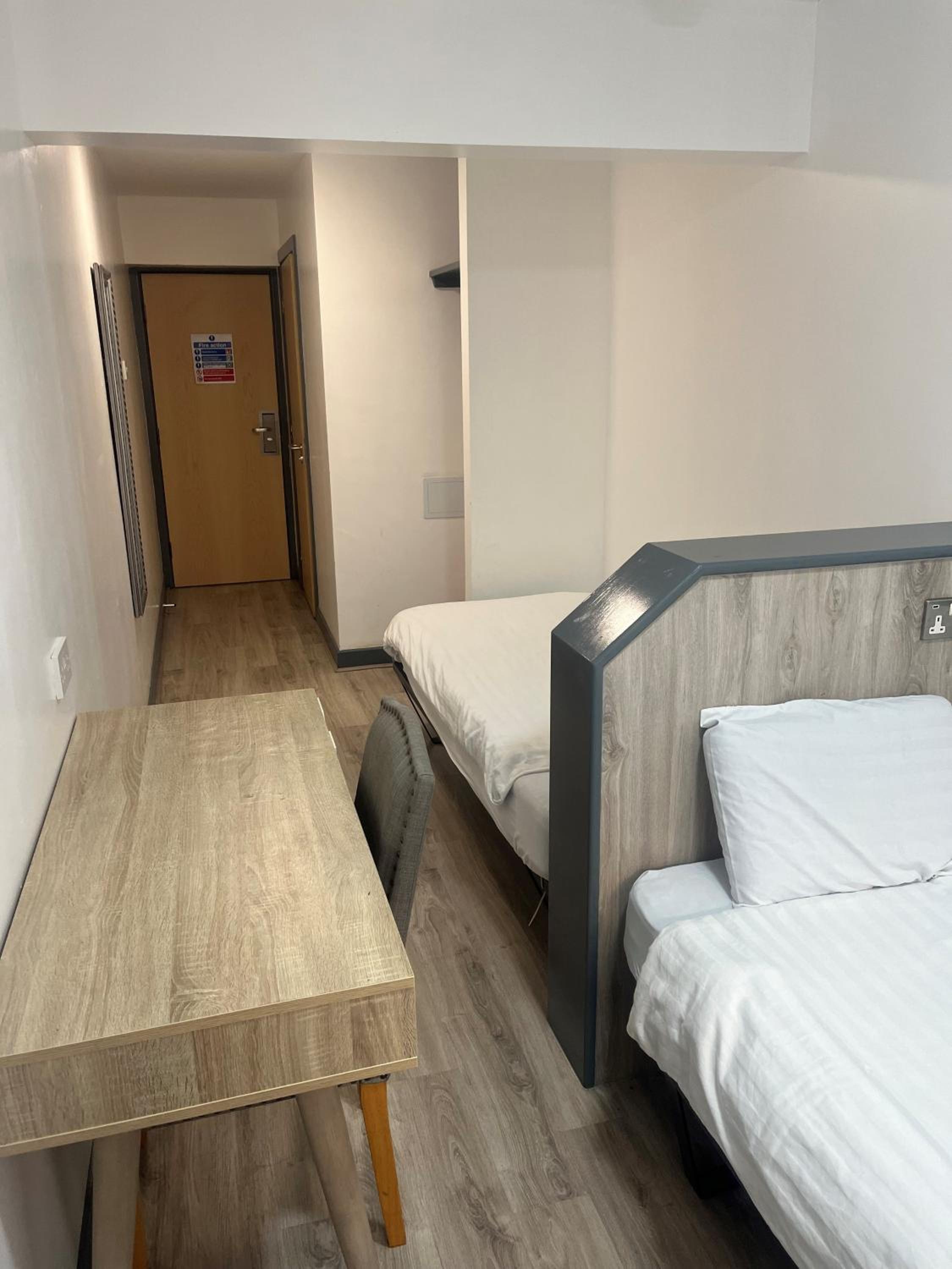 Standard Twin Room photo 3