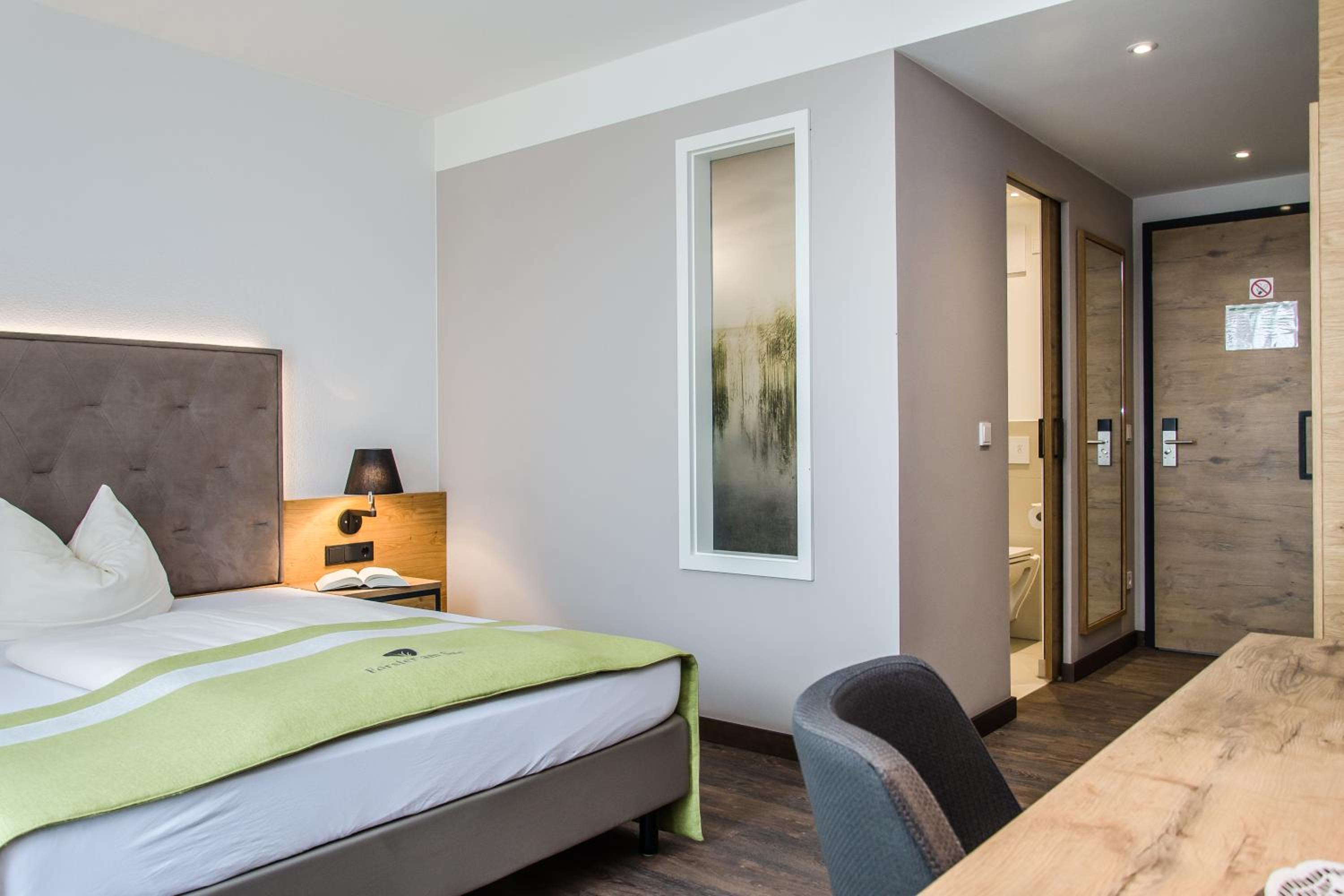Deluxe Single Room with Balcony photo 3