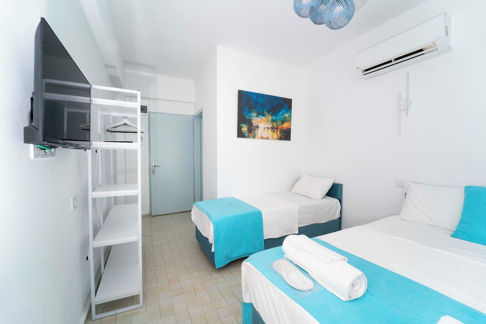 Deluxe Room - Photo 14