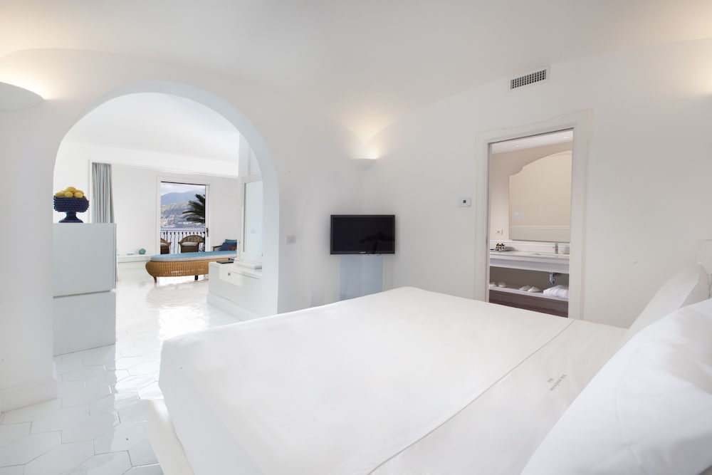 Elite Suite, Hot Tub, Sea View - Photo 2