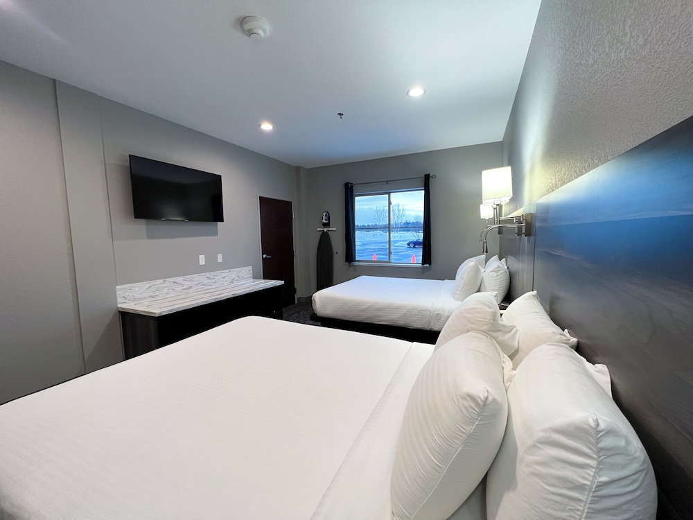Premier Room, 2 Queen Beds photo 2