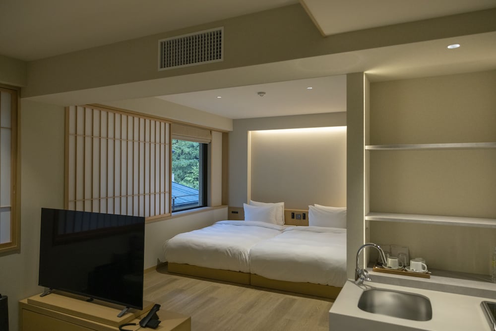 Superior Twin Room, Non Smoking - Photo 18