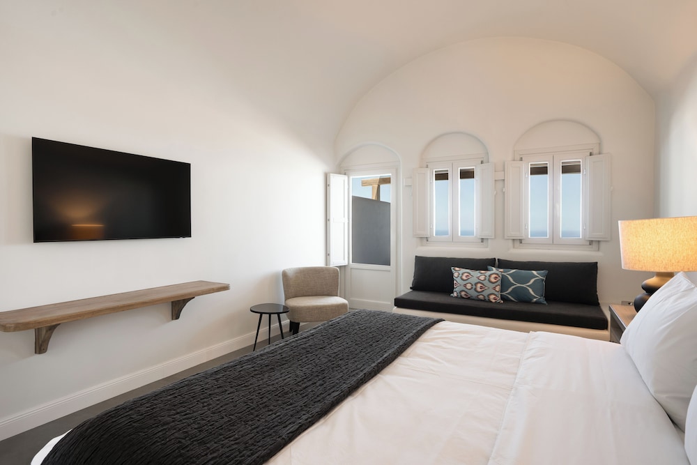 Superior Suite with sea view and heated plunge pool - Photo 1