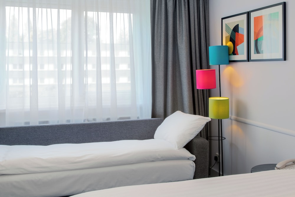 Premium Room, 1 Double Bed with Sofa bed - Photo 4