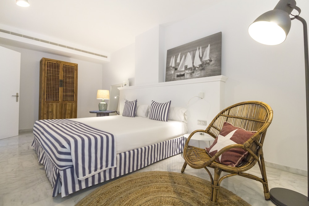 Suite, Sea View (2 Adults and 2 Children)