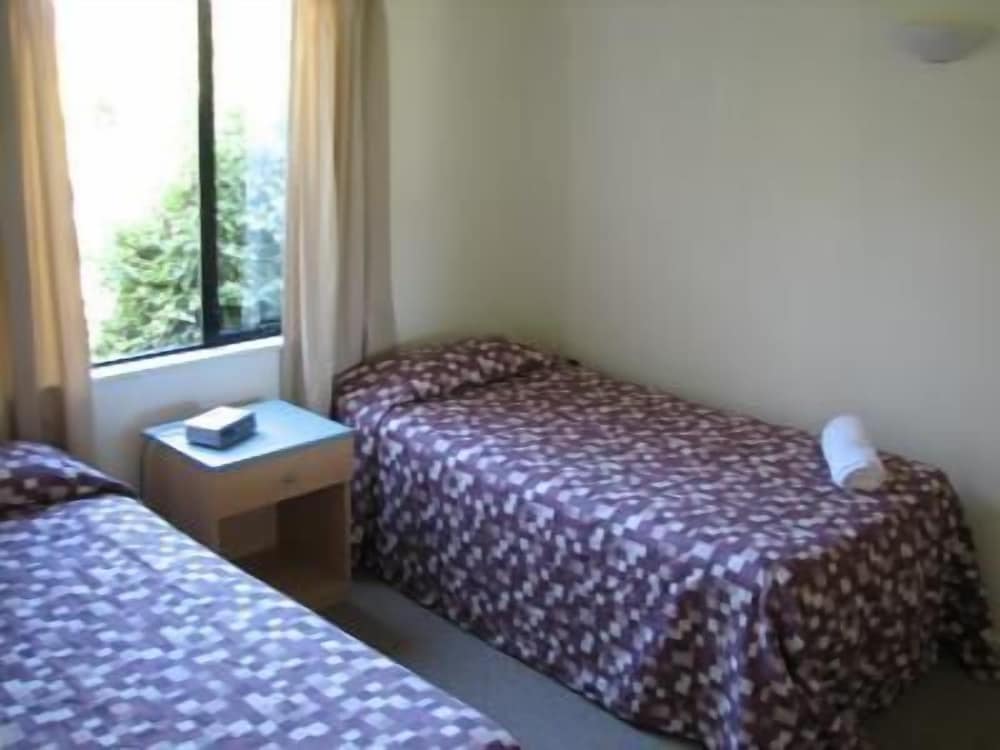 Standard Suite, 2 Bedrooms, Kitchenette (Unit) photo 3