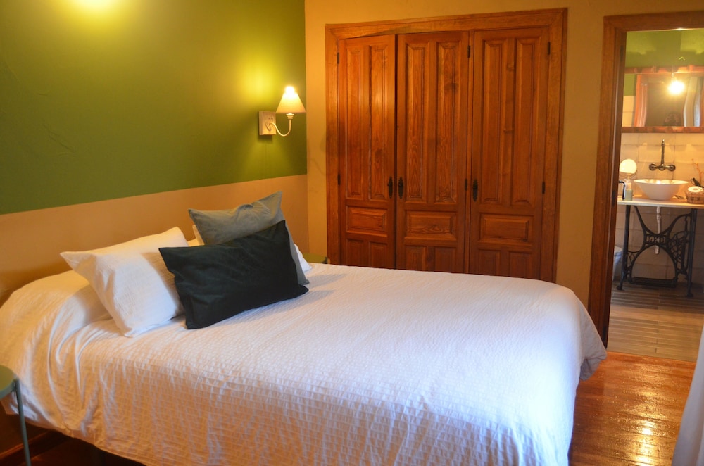 Habitación Doble Superior con Baño Privado (NÚMERO 6)