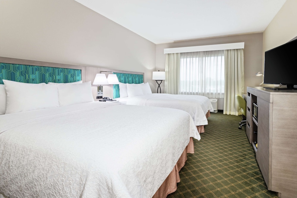 Room, 2 Queen Beds, Non Smoking, Refrigerator (Larger Room) - Photo 2