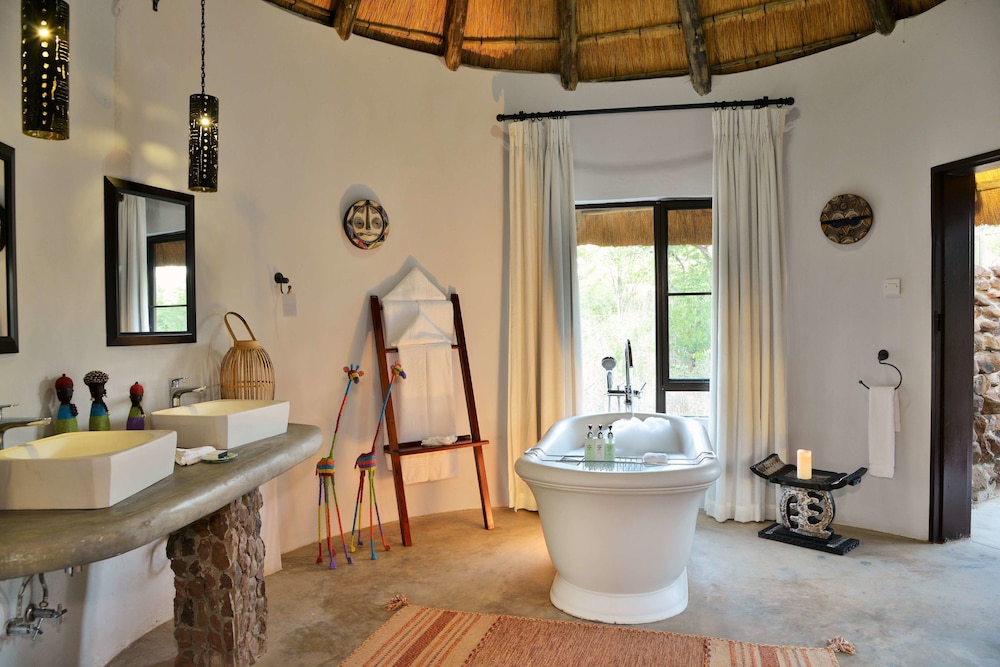 Luxury Suite photo 2