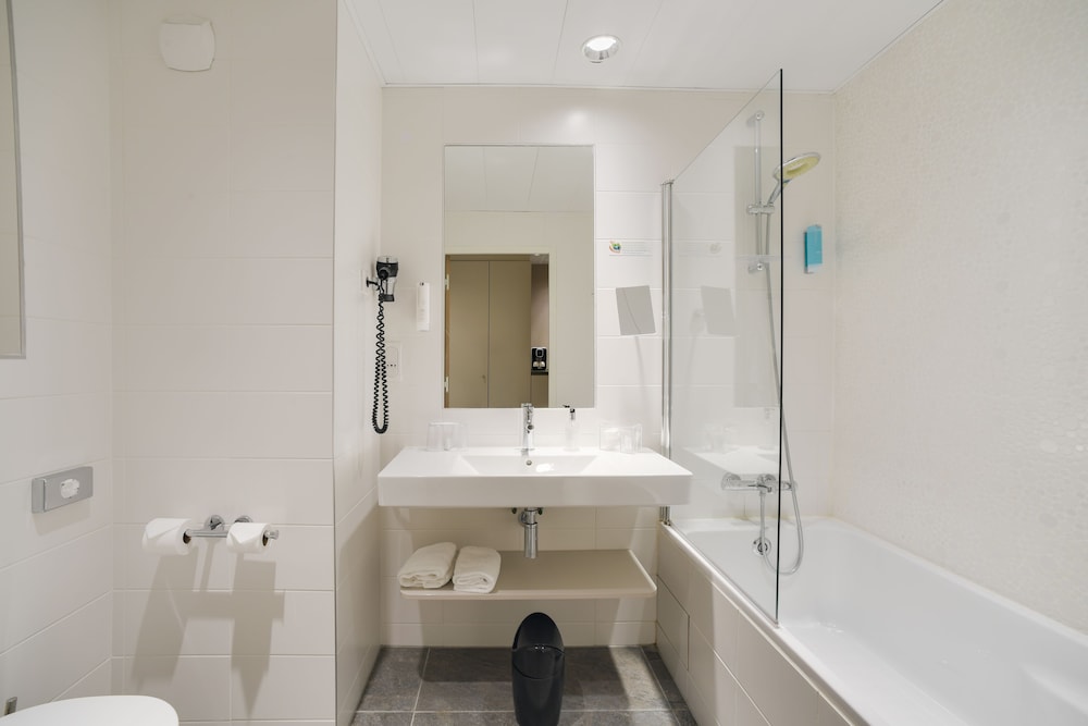 Executive Room, 1 King Bed, Non Smoking, Terrace - Photo 4