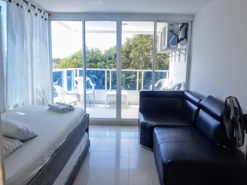 Family Apartment, Multiple Beds, Lake View (12A) photo 2