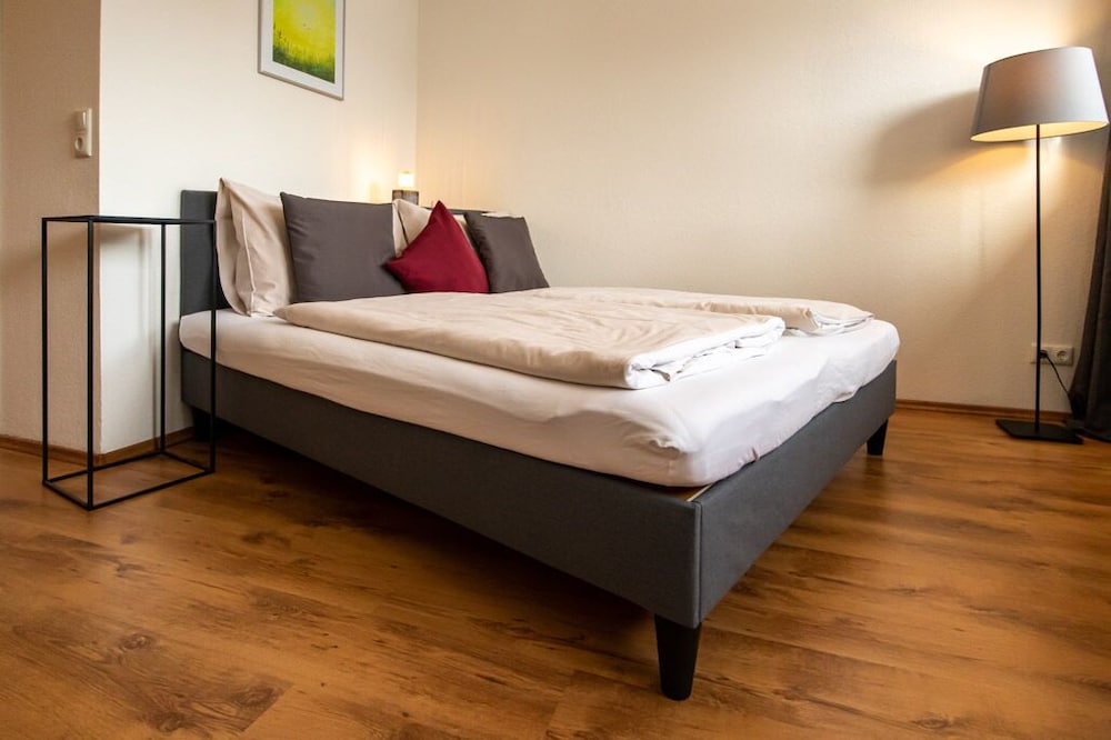 Classic Double Room, 1 Queen Bed, Private Bathroom, Mountain View photo 2