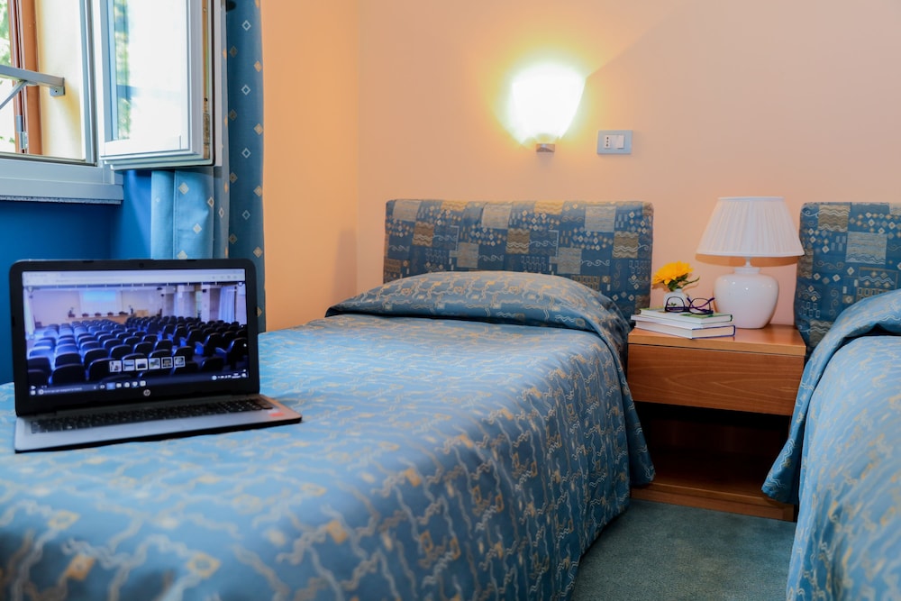Standard Twin Room photo 3