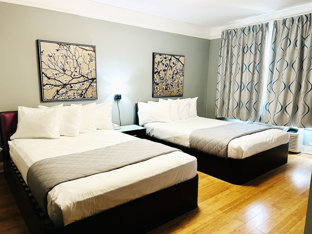 Room, 2 Double Beds - Photo 4