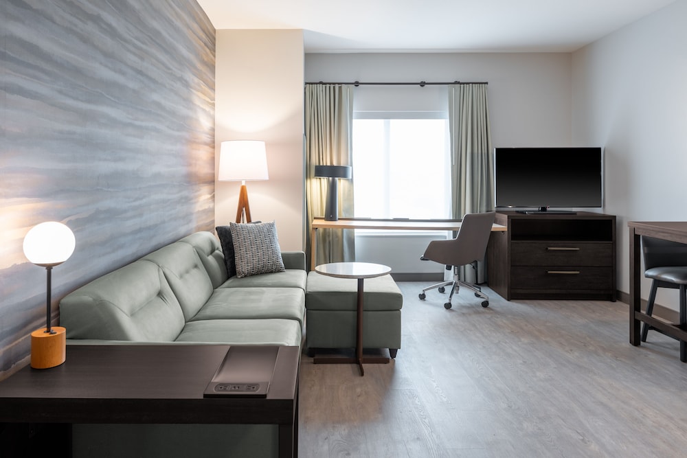 Suite, 1 Bedroom - Photo 13