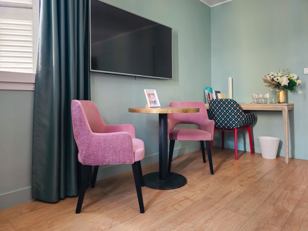 Suite - Photo 8
