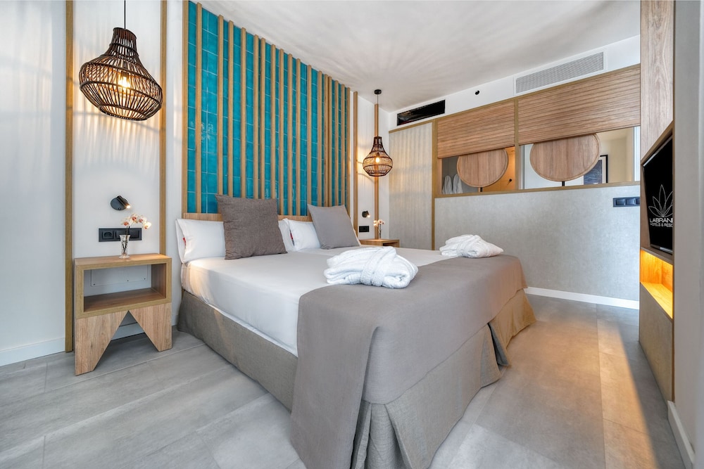 Junior Suite Deluxe, Sea View (2 adults. only adults area) - Photo 11