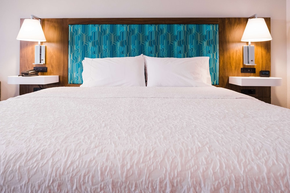 Room, 1 King Bed, Accessible, Non Smoking - Photo 3