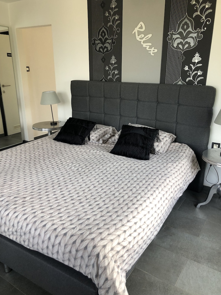 Deluxe Double Room photo 3