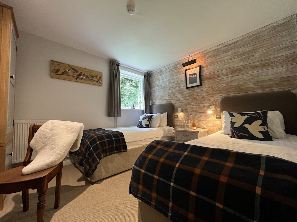 Twin Room, Accessible, Ensuite (Stable Block) photo 1