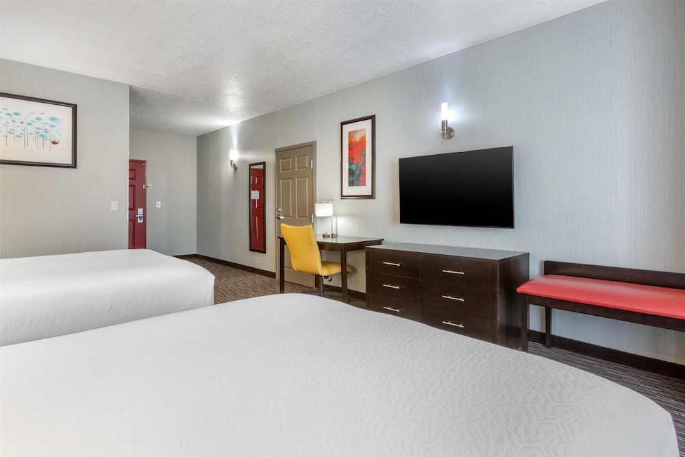 Standard Room, 2 Queen Beds, Accessible, Bathtub photo 2