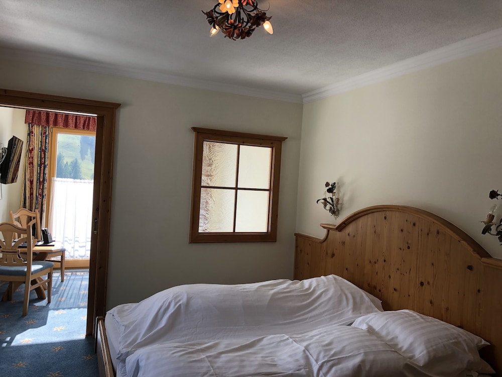 Family Room, 1 Bedroom