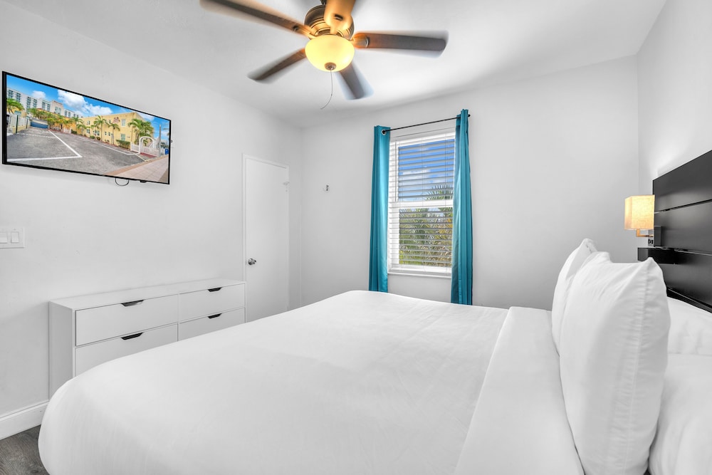 Cozy Corner Beach Apt.