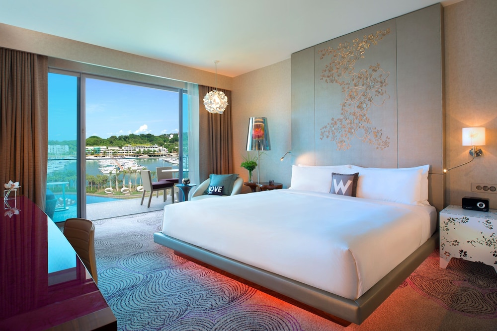 Fabulous Superior King Room with One King Bed and Balcony (Non Smoking)