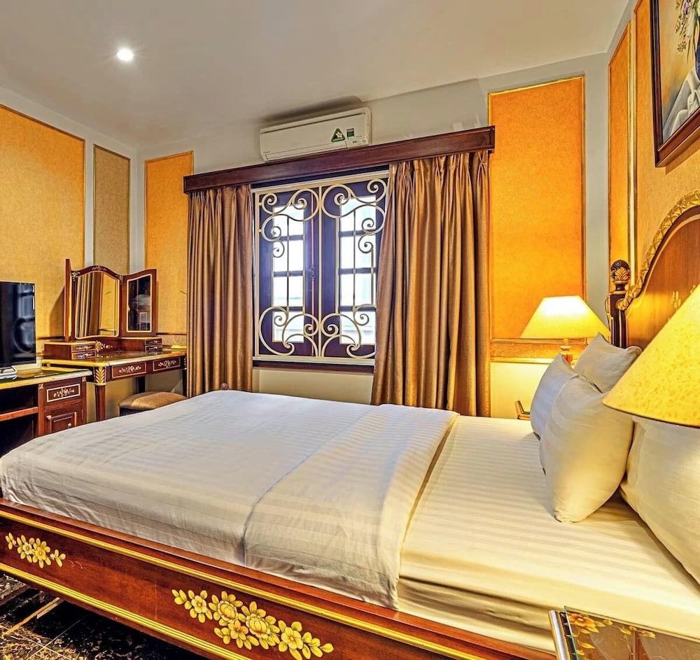 Suite, Balcony, City View