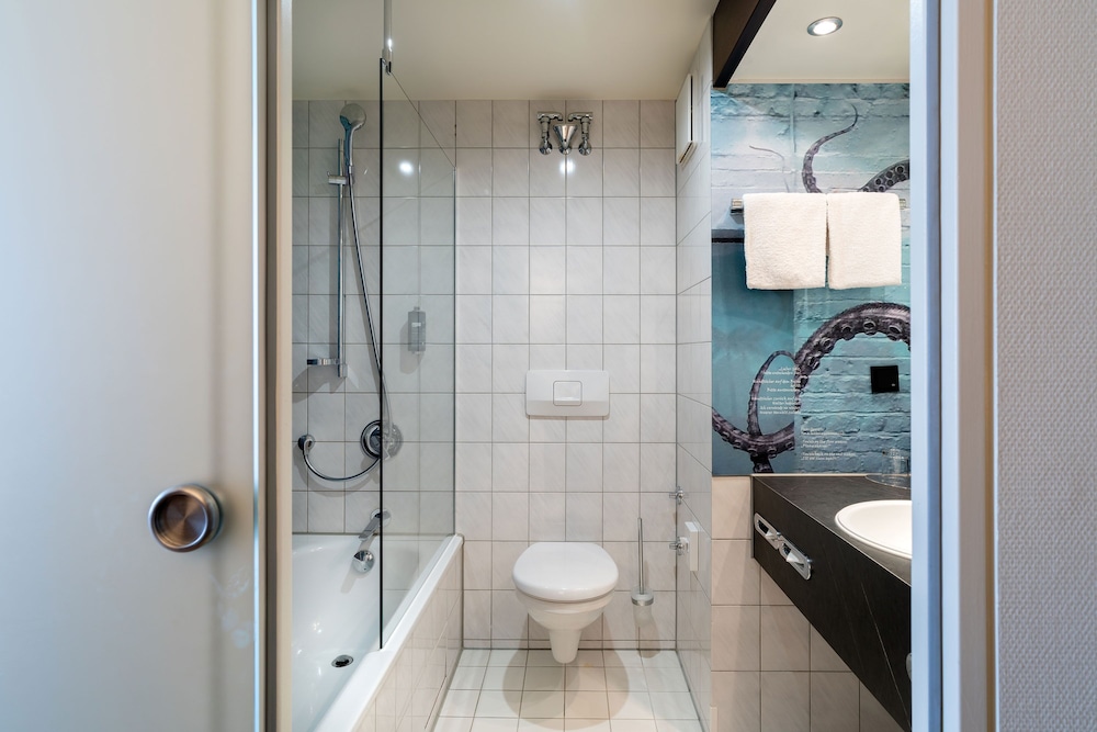 Standard Double Room - Photo 9