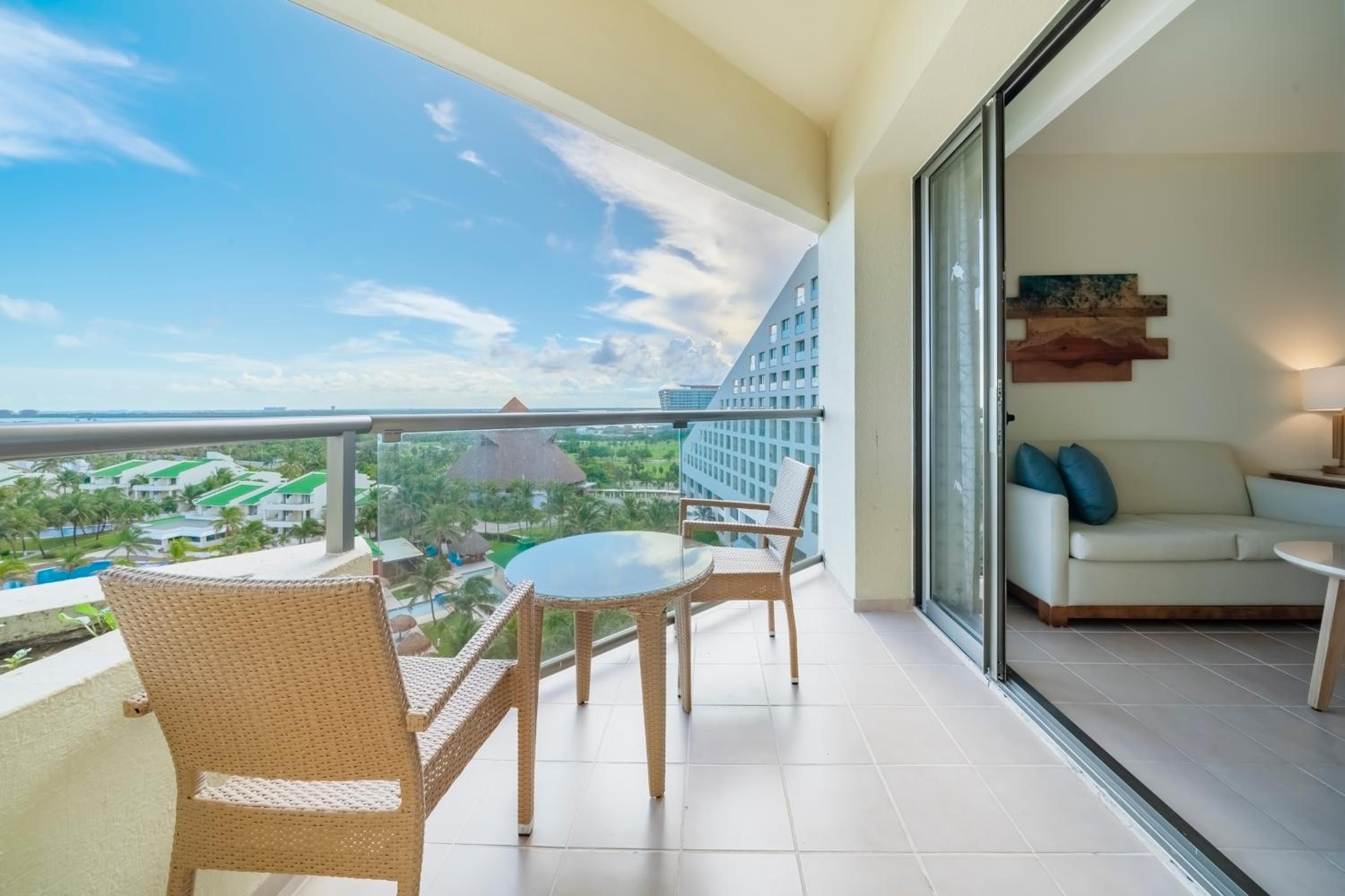 Premium Ocean View with Balcony Single Use photo 2