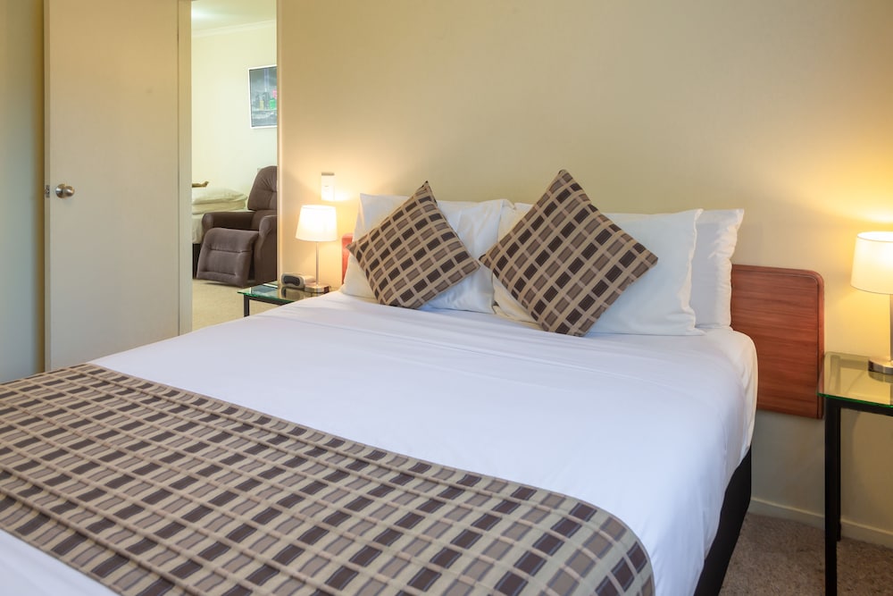 Deluxe Room, Multiple Beds, Non Smoking, Kitchen
