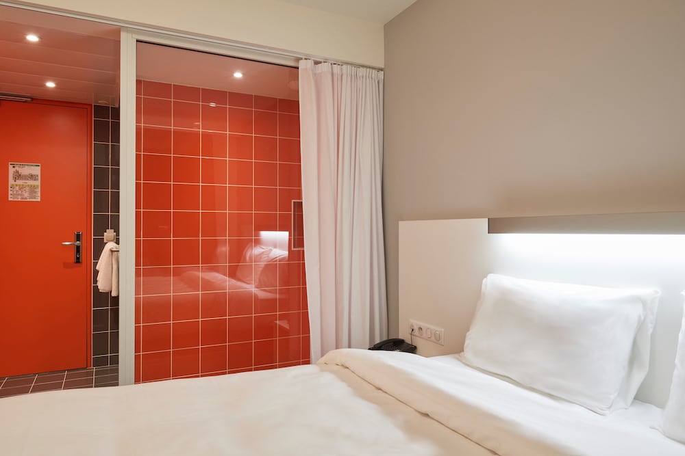 Double Room - Photo 7