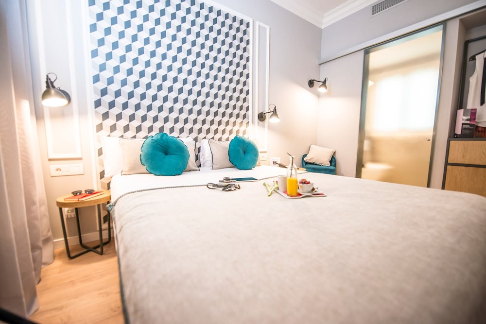 Suite, Balcony, City View photo 2