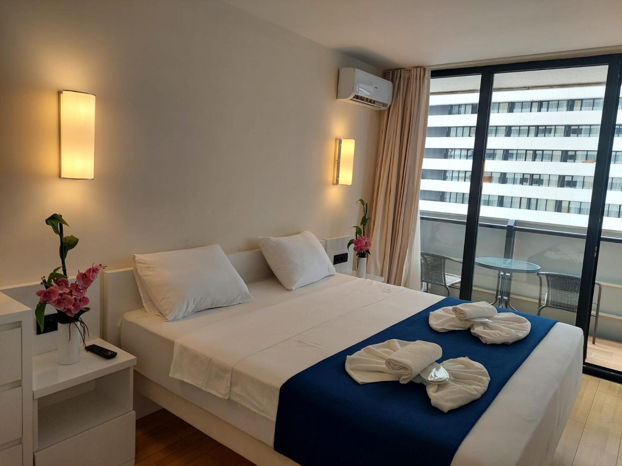 One-Bedroom Suite photo 2