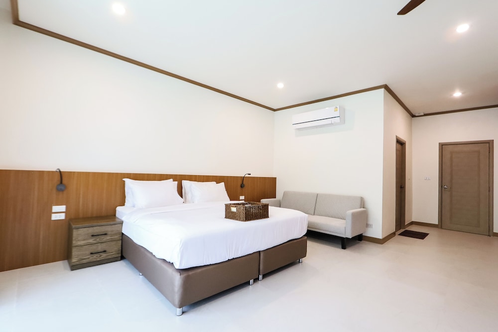 Deluxe Double Room - Photo 18