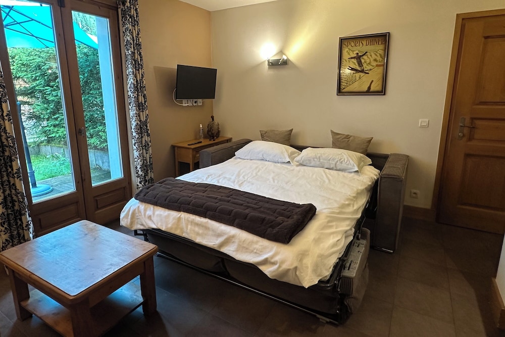 Family Apartment, Multiple Bedrooms (Vallorcine Buet 01 ski in / ski out) Family Apartment, Multiple Bedrooms (Vallorcine Buet 01 ski in / ski out)