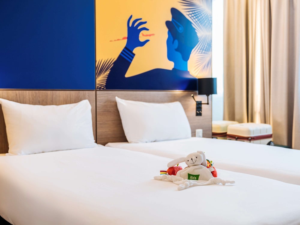 Standard Suite, 2 Double Beds, Connecting Rooms thumbnail 6