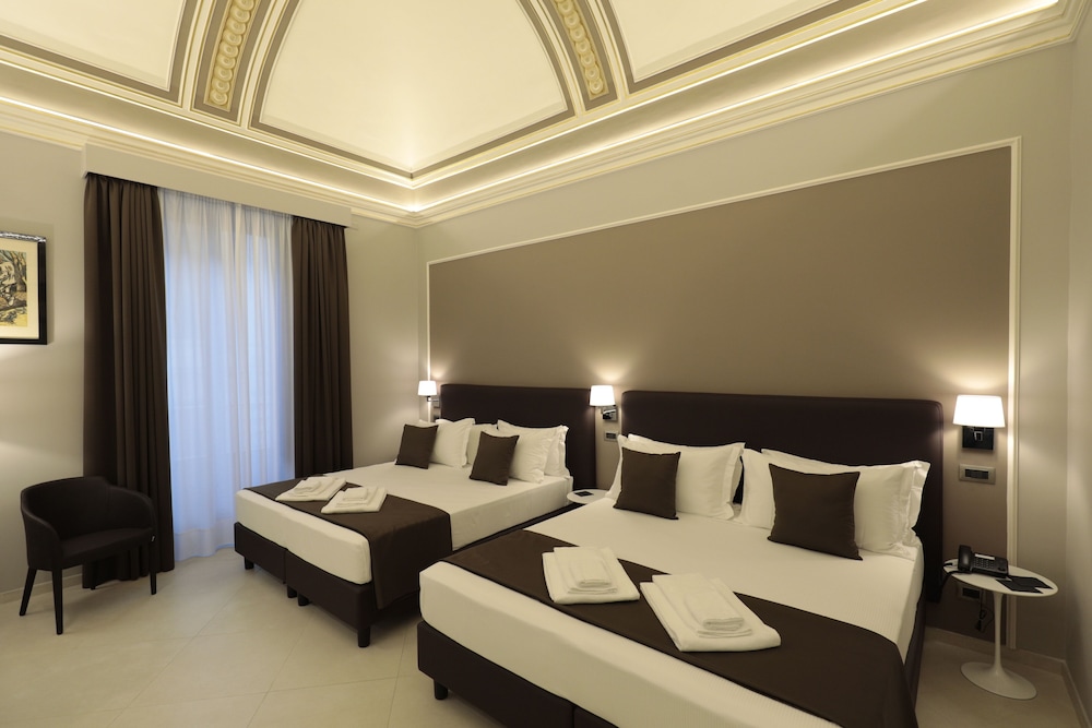 Deluxe Quadruple Room, Multiple Beds, City View photo 2