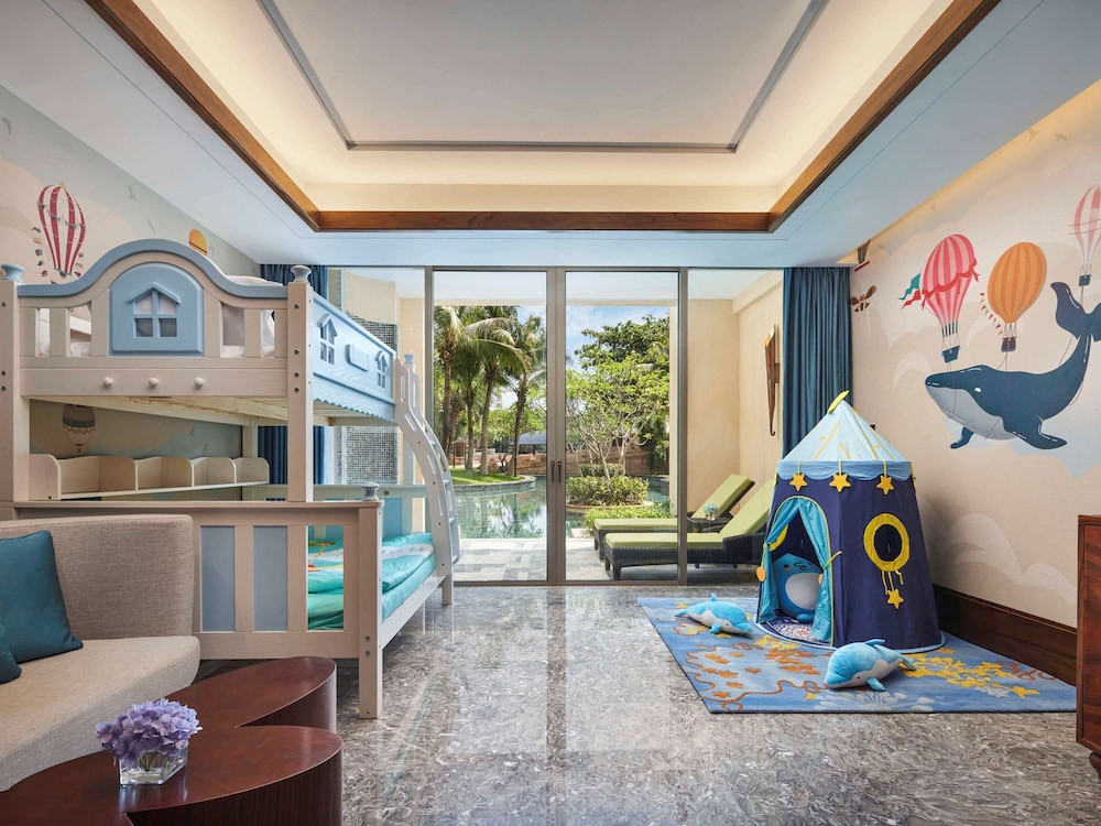 Fairmont, Family Suite, Multiple Beds, Pool Access, Ocean View