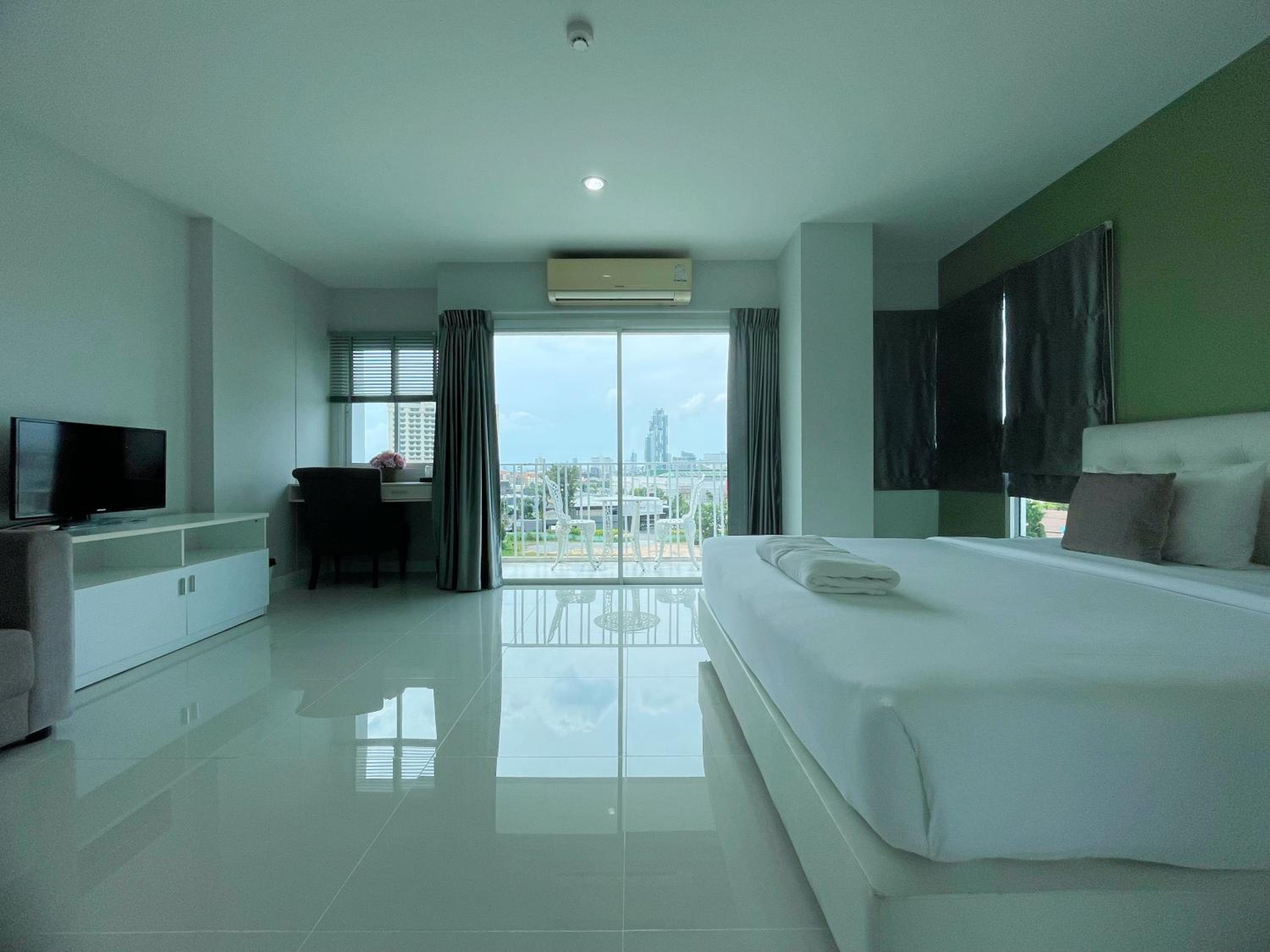 Double Room with Balcony photo 3