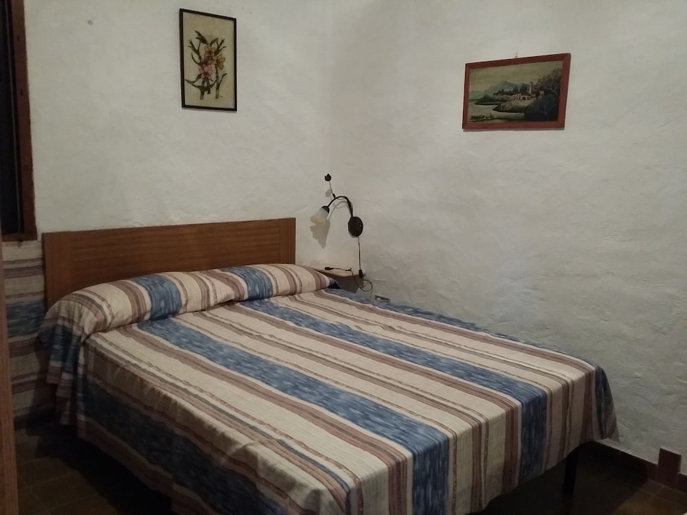 Classic Apartment, 2 Bedrooms, Garden Area photo 3