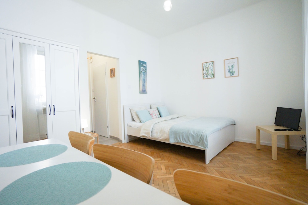 Comfort Apartment, 1 Bedroom (Krzywe Kolo 1/3 Apt 6)