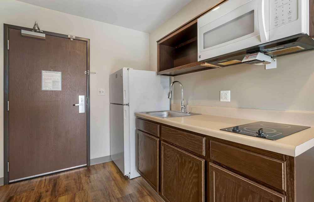 Standard Studio, Non Smoking, Refrigerator & Microwave photo 2