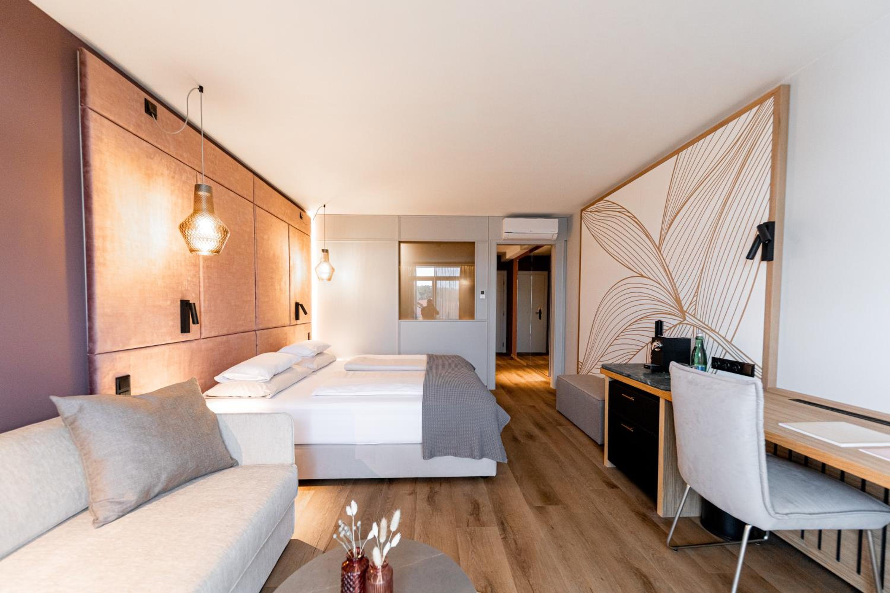 Premium Single Room with Balcony