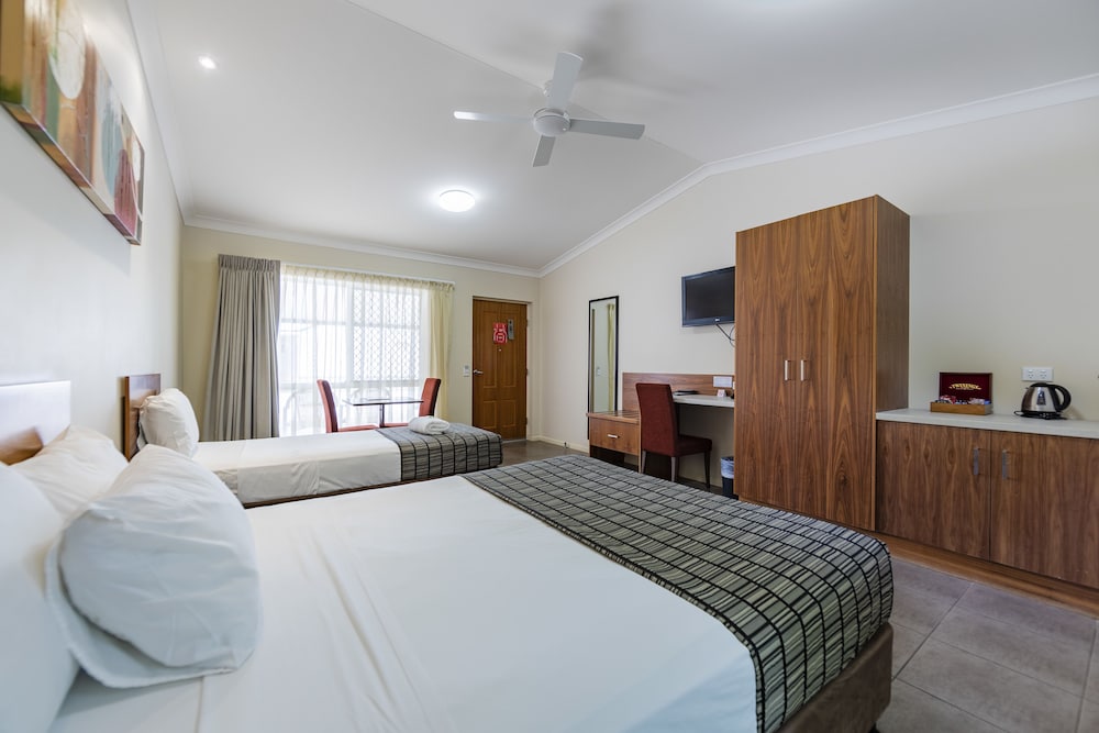 Accessible Twin Suite photo 3