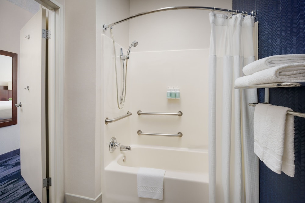 Room, 2 Queen Beds (Mobility/Hearing Accessible, Tub) - Photo 1