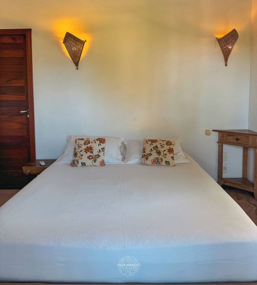 Classic Room, 1 Queen Bed, Balcony, Garden View
