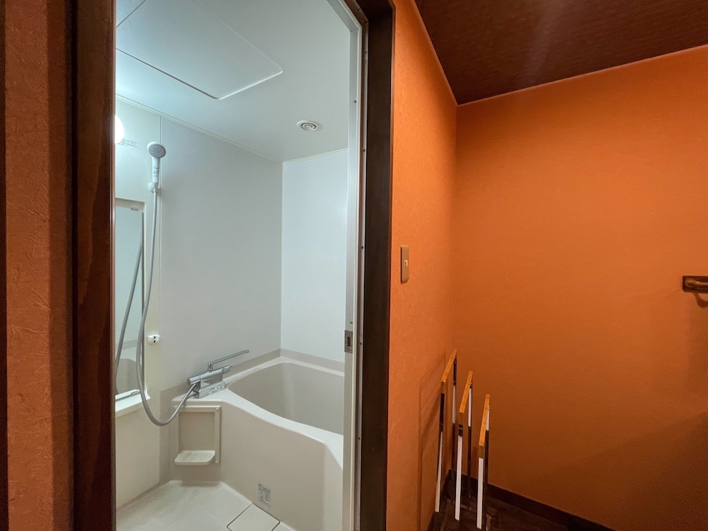 Japanese Western Twin Room with Shower Non Smoking photo 3
